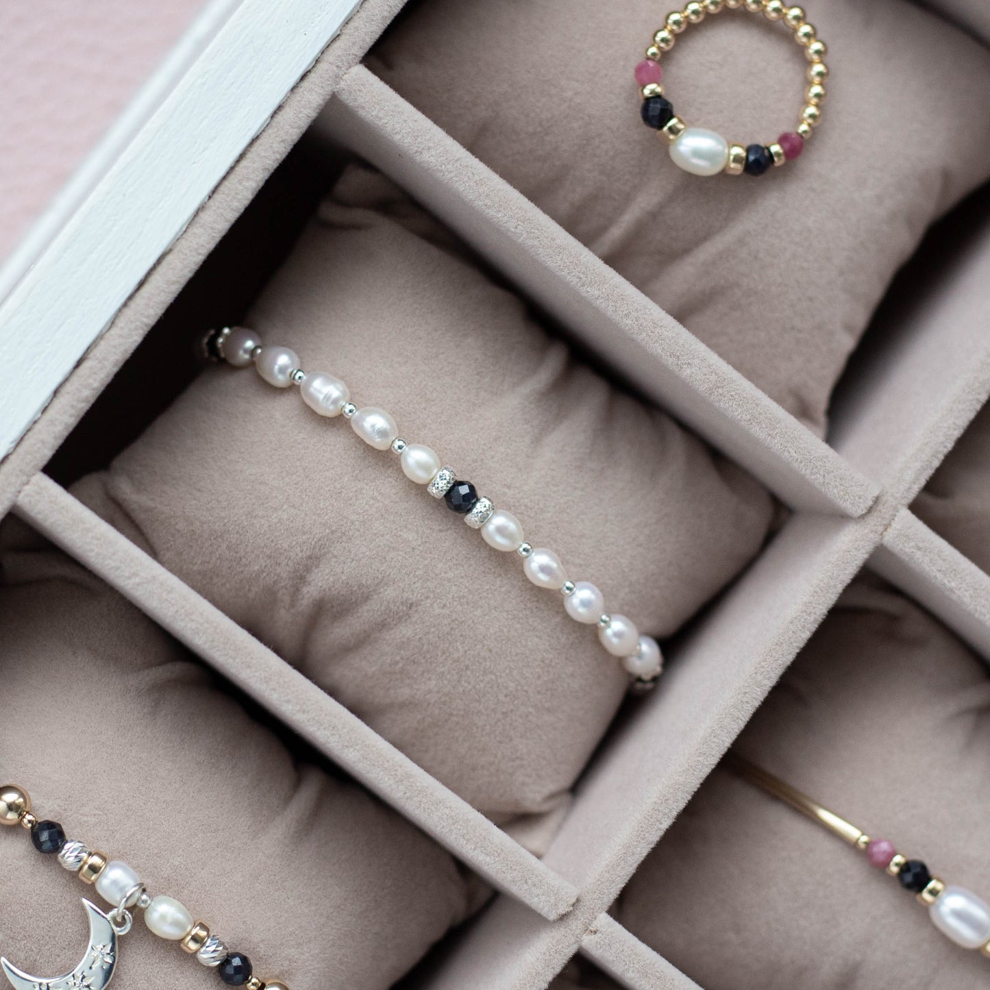 Classic Pearls & Sapphire bracelet
