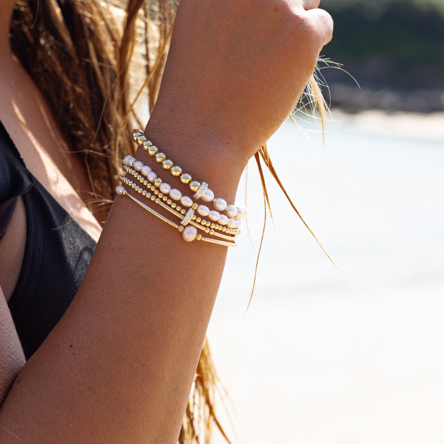 Elegant Freswater pearl stacking bracelet