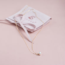 Load image into Gallery viewer, Elegant 14k gold filled Freshwater Pearl necklace