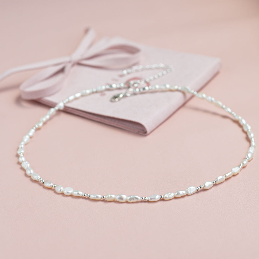 Delicate Sterling Silver and Freshwater Pearl Choker necklace