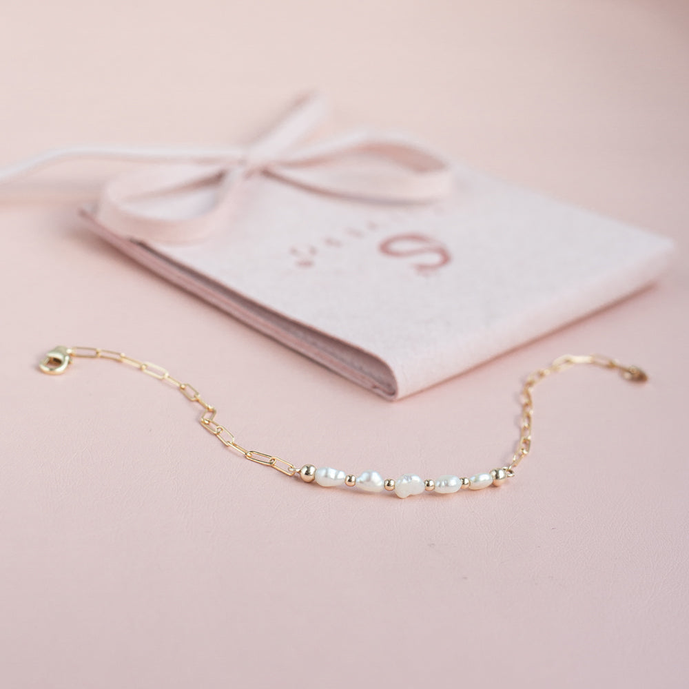 Minimalist 14k gold filled link chain bracelet with Freshwater Pearls