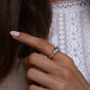Virgo stacking ring with Labradorite gemstone
