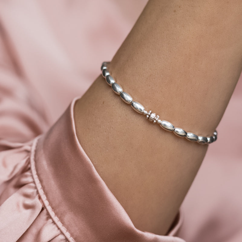 Elegant 925 sterling silver bracelet with dazzling multicut silver bead