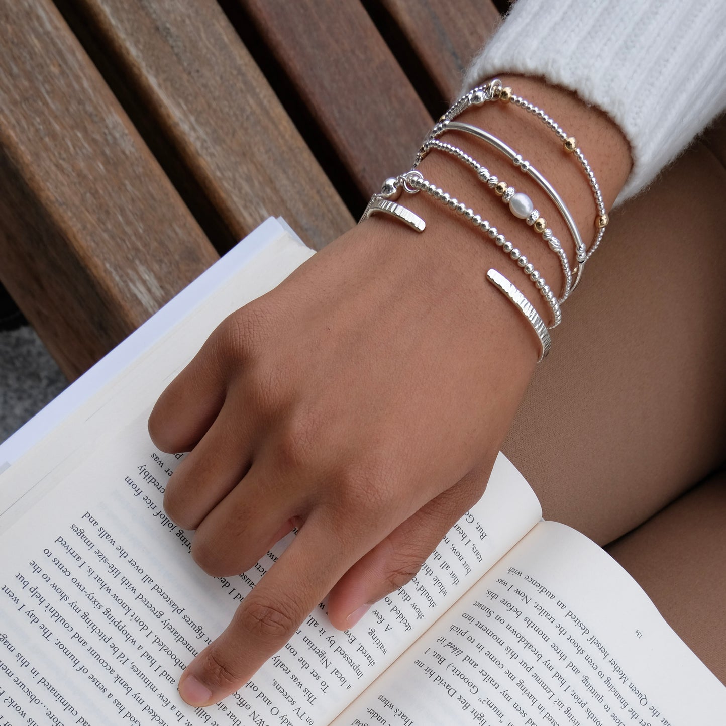 Minimalist 925 sterling silver stacking bracelet with white Freshwater pearl